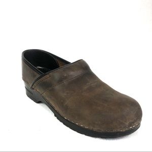 Dansko | Women’s Brown Leather Oiled Professional Clogs